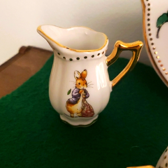 RARE Collectible Beatrix Potter Peter rabbit Tea Set - Picture 7 of 12
